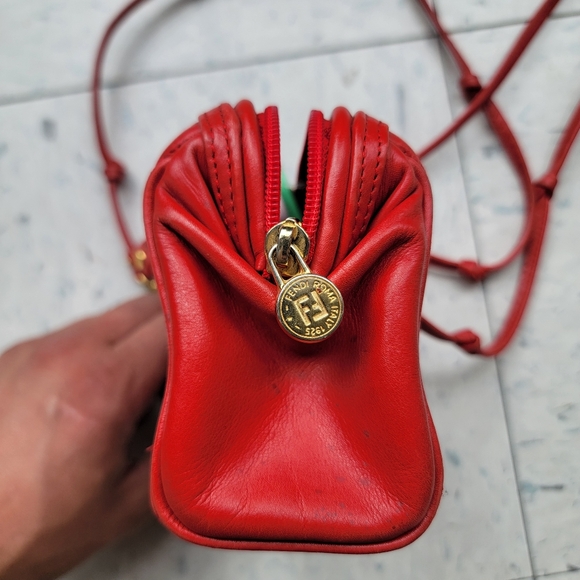 Fendi Shoulder Bag Red Leather Textured Brass Spiral Accents Authentic Purse Vtg - Picture 4 of 10